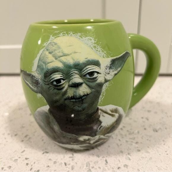 STAR WARS Yoda 2014 Lucasfilm Ceramic D-Handle Mug 20oz 591ml Like new - Picture 1 of 8